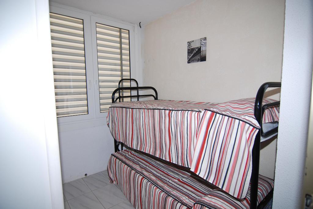 Zeus Versailles Apartment Cambrils Room photo